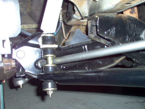 Shot of the drop link position with the ADDCO "prototype" swaybar installed. MUCH better fit than what they normally sell for an A body