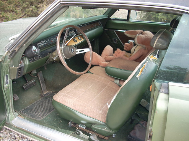 1969 Sport Satellite front  interior