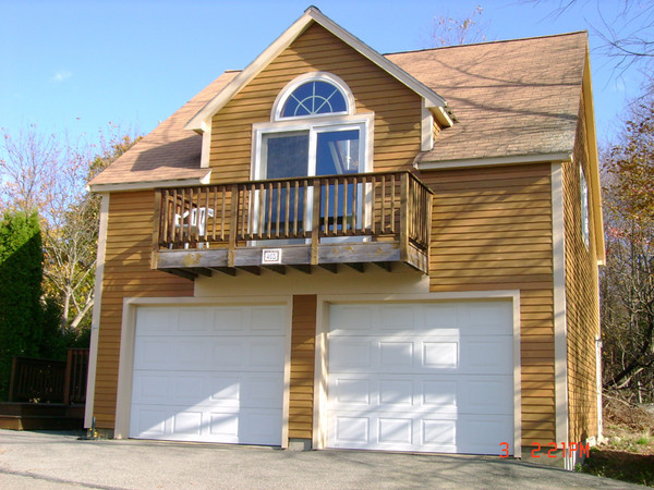 I painted the upstairs loft of this garage in 2004.