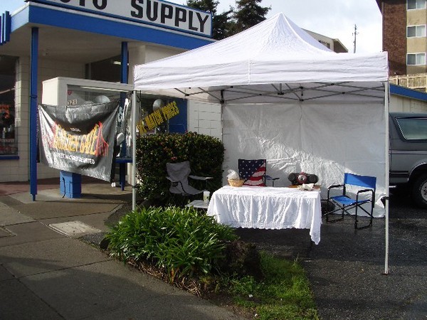 Ok, tent is all set up at 7:am. Now where is everybody?