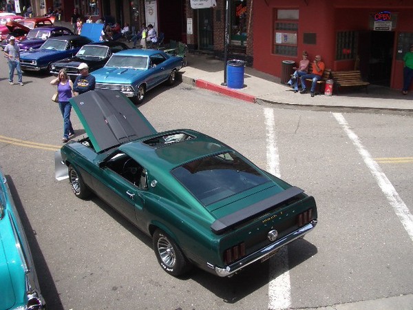 Why is there a hole in that Mustang's roof?
