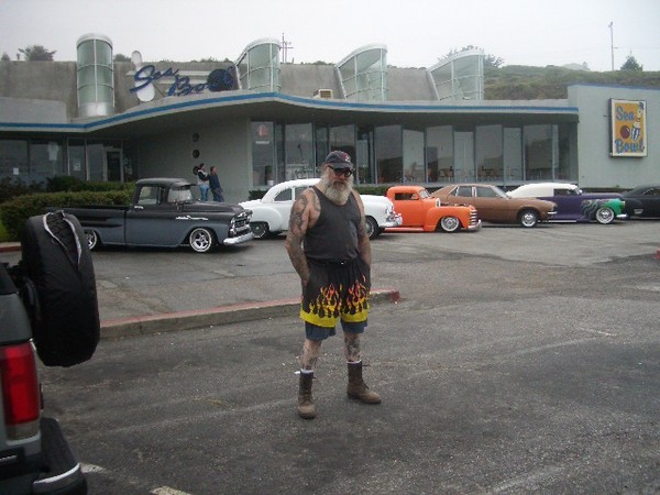 7:00am. 50 degrees F, and all is well, but only if you are dressed like this.