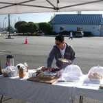 The food must be good if Island Cafe owner Burt is liking it!