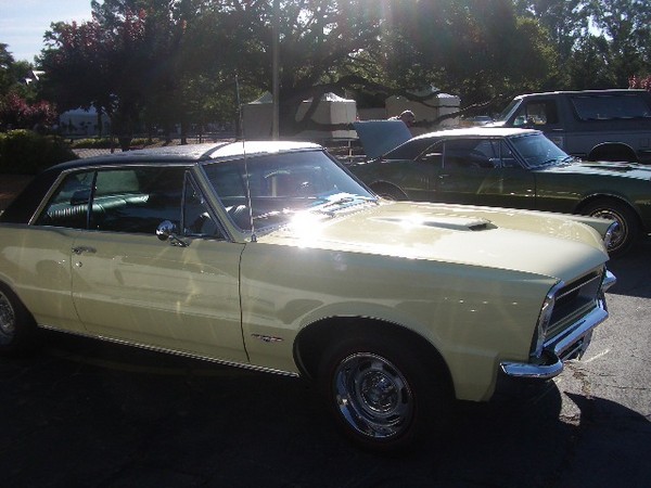 Jim Kleebauer brings his 65 GTO out for it's first showing.