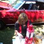 Mopal Cindy, whips up another batch of liquid happiness to keep us all cool.