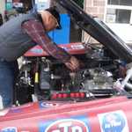 Henry tunes the roadrunner 2007 011