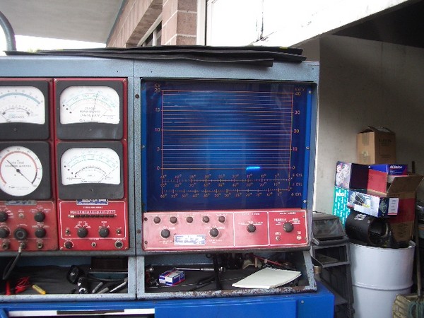 Henry tunes the roadrunner 2007 027