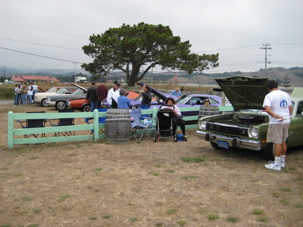 Mopars at the Pub 005