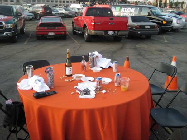 Some pretty messy fans hung out here.