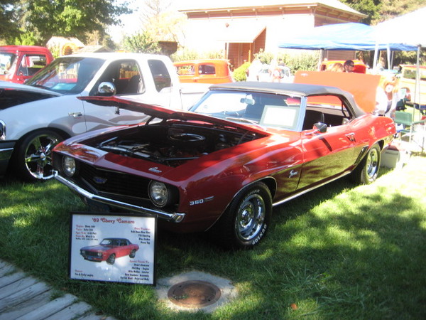 Cindy's camaro won best musclecar in 2005. This year the honor went to Phil Ray and his convertible chevelle.