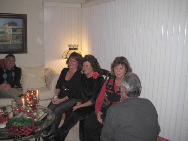 Darlene's Christmas party 2007 032