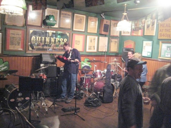 Ryan family fundraiser at Old Mollys roadhouse 2008 009