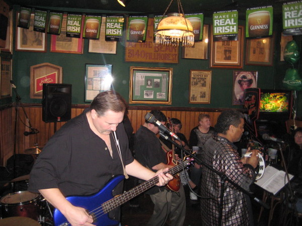 Ryan family fundraiser at Old Mollys roadhouse 2008 061
