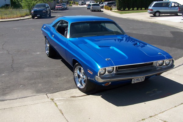 Jeff Thomas's challenger gets some new paint.