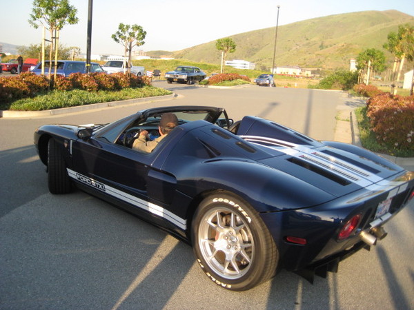 Derrick Ward Memorial car show 009