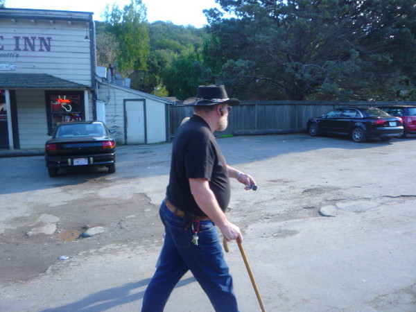 Fred is on his way to sell more Amsoil.
www.lubedealer.com/loveland