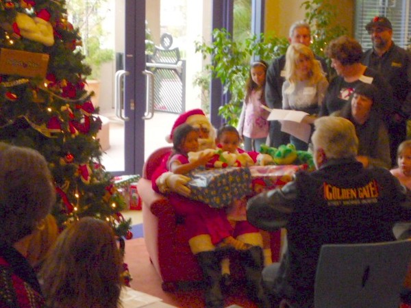 Santa arrives at the RMD House 064