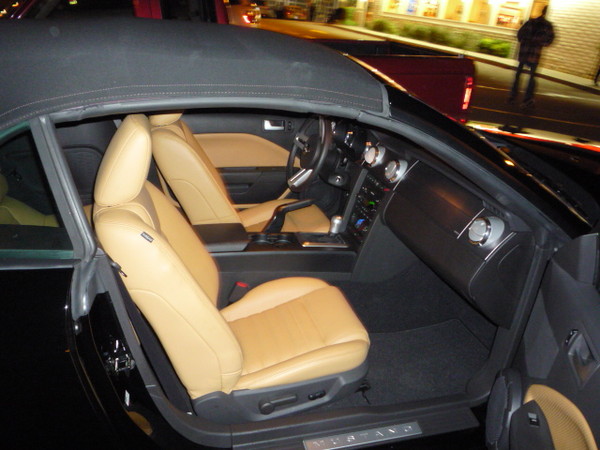 Cindy gets a 2009 Mustang GT 003