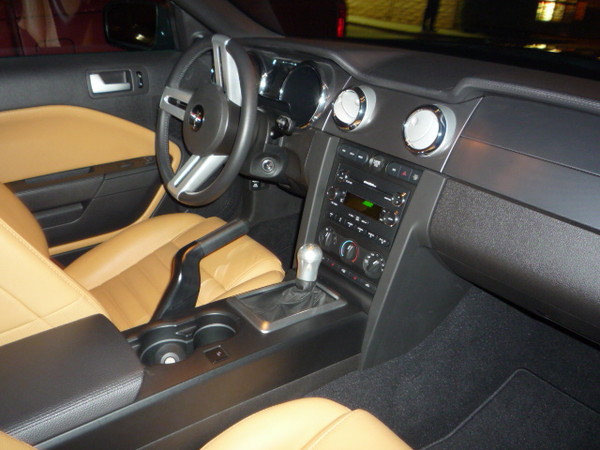 Cindy gets a 2009 Mustang GT 004