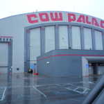 Sunday morning and it's a rainy day at the show.
