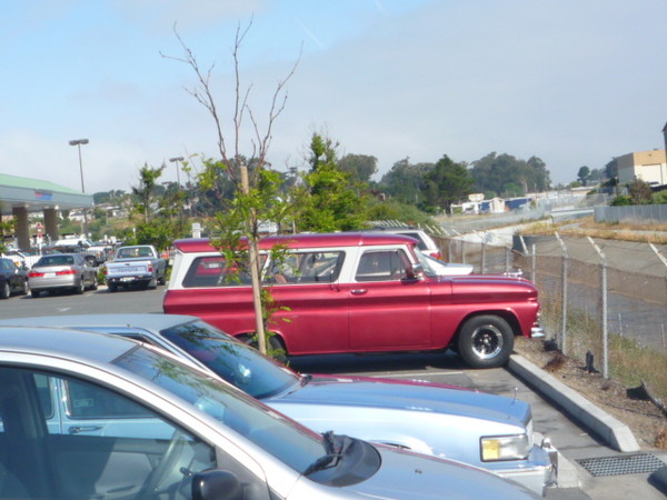 Gotta love them old panel trucks.