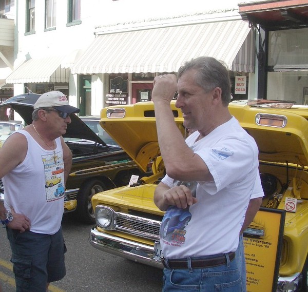 Jim "Mombo" Kleebauer gets the day off to a fun start.