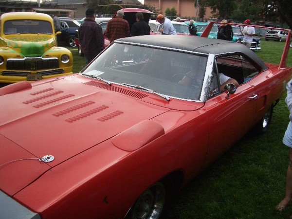 It's got a 440-6, a 4-speed, and lots of hood louvers too!