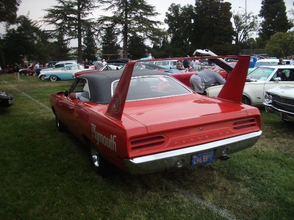 H2H 2010 car show 070