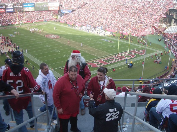 Santa is a 9er fan too!