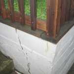 Cracked wall 001