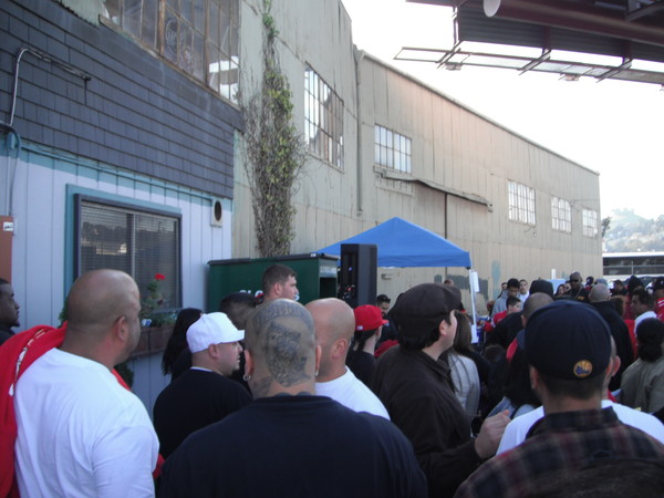 It got pretty crowded so we split and head downtown.
