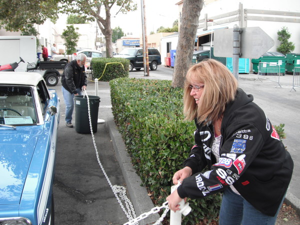 Kim and Dan working on the chain gang!