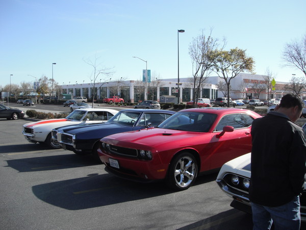 We arrive at the Pep Boys parking lot and wait for the others to show.