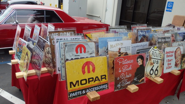 Of course the Mopar signs are at the front!