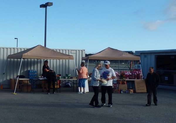 GGSMU volunteers get set up for the day.