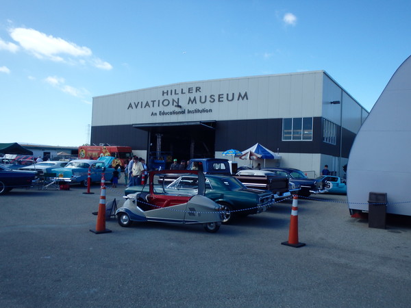 Hiller Airport Museum car chow. 082