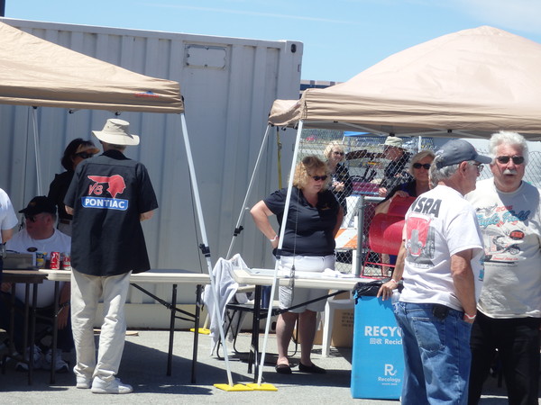 The club volunteers working hard!