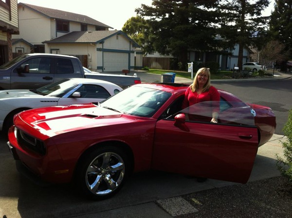 Welcome to the newest Mopar owner in the MPM car club Kim Schonig Mitchell and her 2010 challenger! Congrats Kim!!
